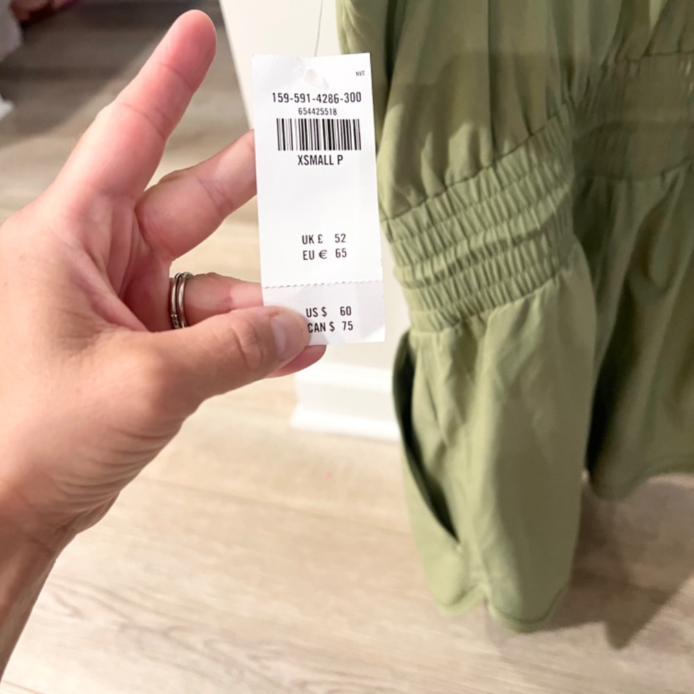 Abercrombie traveler romper NWT XSP - Picture 4 of 5